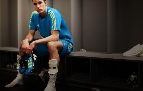 爱游戏体育-电竞赛场焦点！日本队对阵葡萄牙队，超级对决，球迷热情点燃赛场